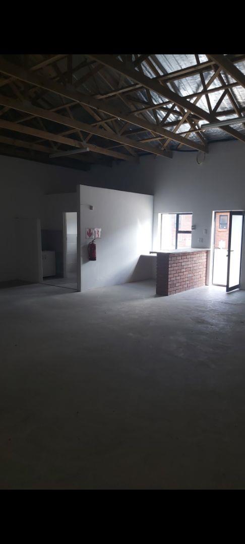 To Let Commercial Property for Rent in Overbaakens Eastern Cape